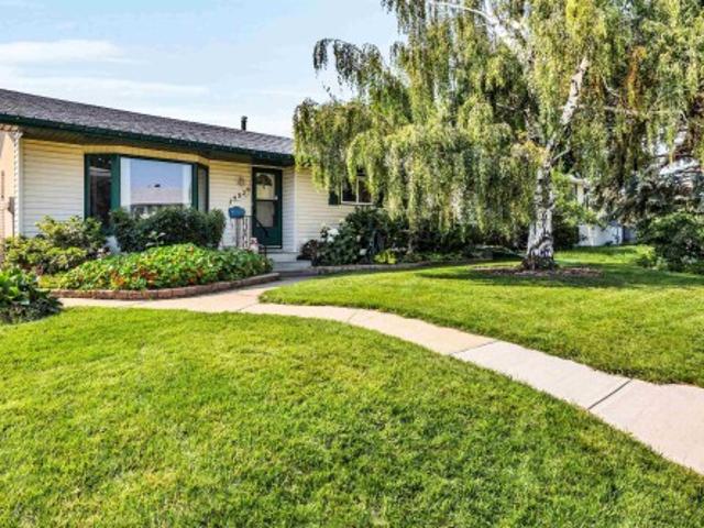 House for sale in Wedgewood, Alberta