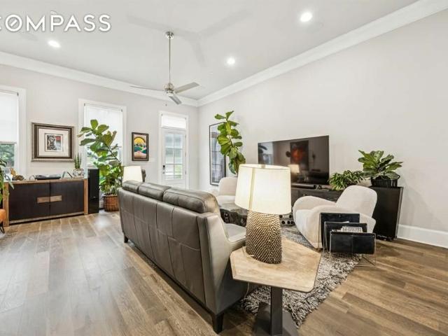 Townhouse for sale in Addison