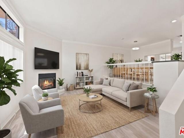 Condo for sale in Van Nuys Neighborhood Council District, Canoga Park