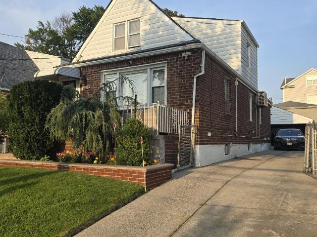 House for sale in Queens, Arverne
