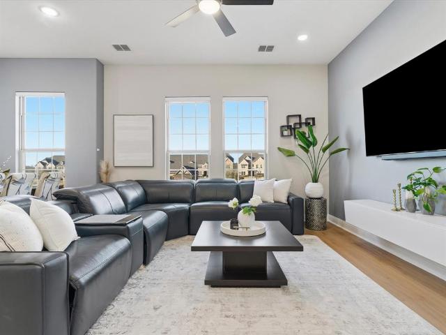 Townhouse for sale in Farmers Branch, Texas