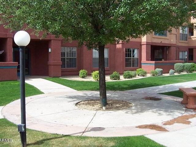 Condo for sale in Surprise, Arizona