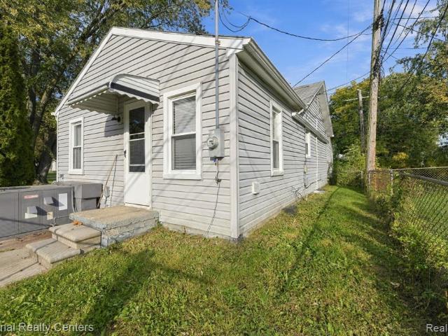 House for sale in Warren, Macomb County