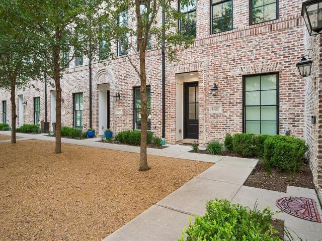 Townhouse for sale in Addison, Dallas County
