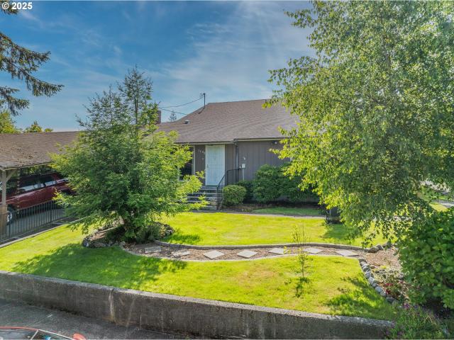 House for sale in Coquille