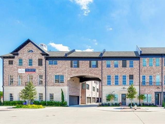 Townhouse for sale in Addison Grove, Addison