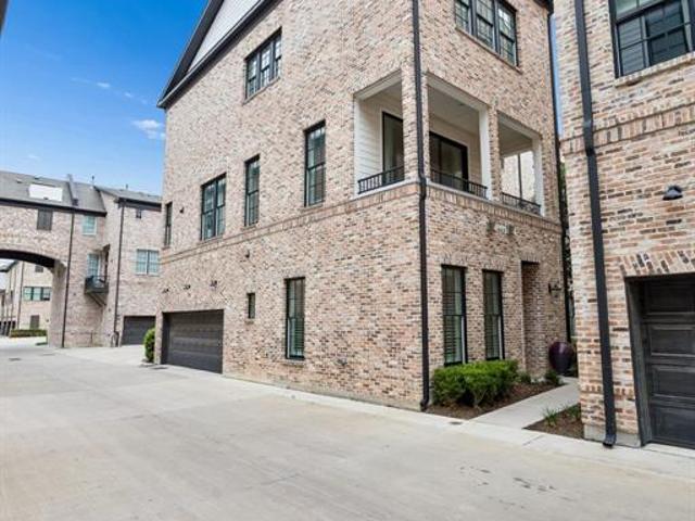 Townhouse for sale in Addison, Texas