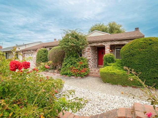 House for sale in San Leandro, California