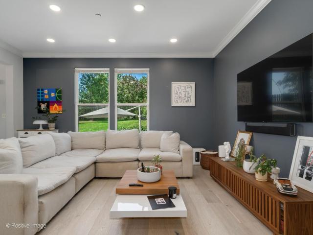 Townhouse for sale in Streamwood, Cook County