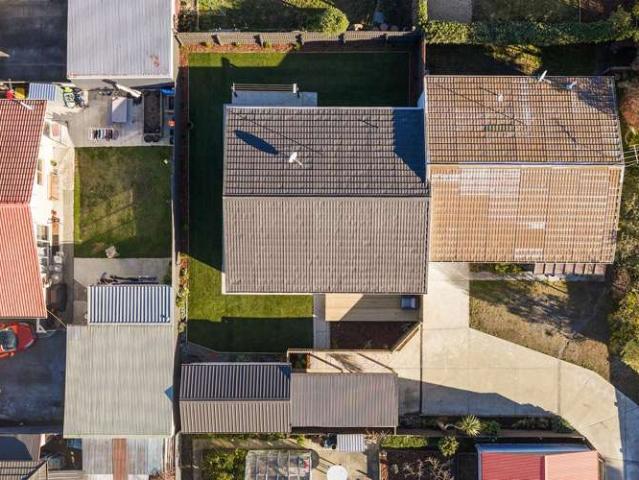 House for sale in Chaslands, Canterbury