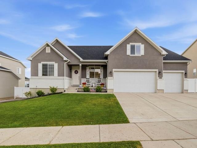House for sale in Saratoga Springs, Utah
