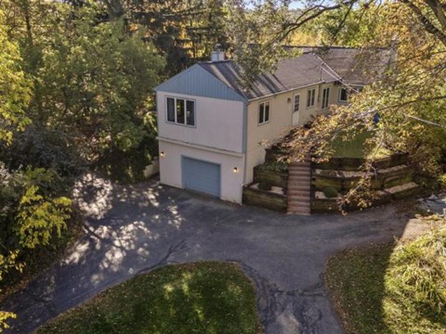 House for sale in Village of Richfield, Washington County