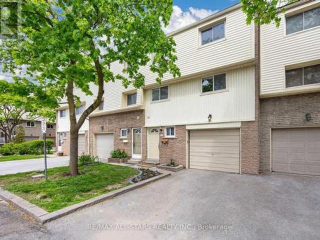 Townhouse for sale in Durham, Ontario