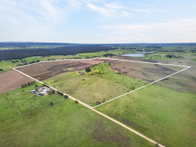 Cottage for sale in Pearsondale, Victoria