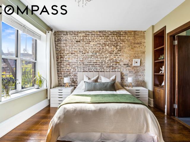 Property for sale in Manhattan Community Board 3, New York