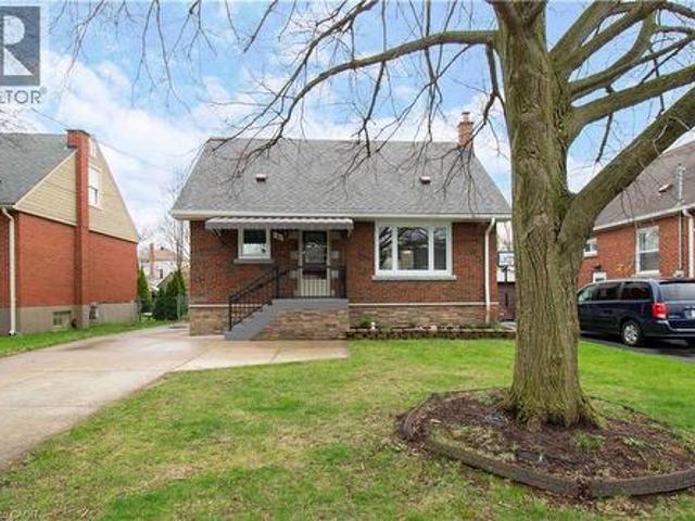 House for sale in Raleigh, Hamilton