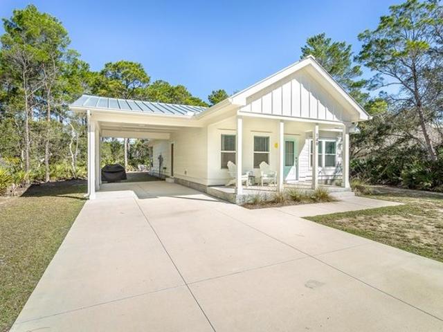 House for sale in Eastpoint, Florida