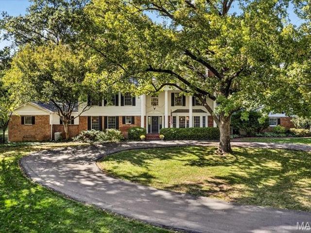 House for sale in Creve Coeur, Missouri