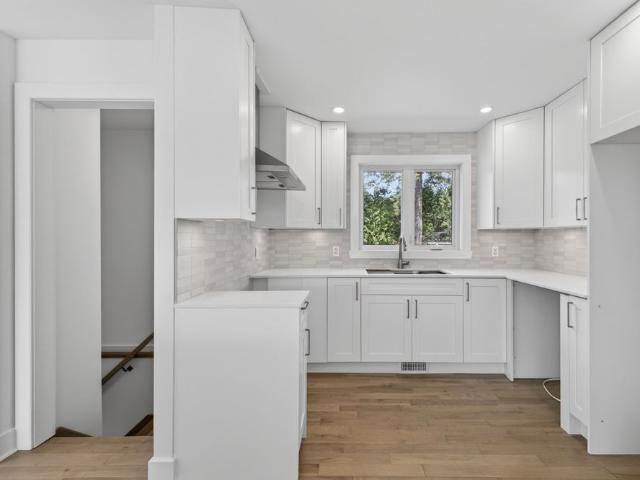 House for rent in Beaconsfield, Montréal (région administrative)