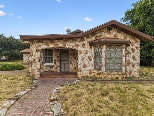 House for sale in Pearsall, Texas