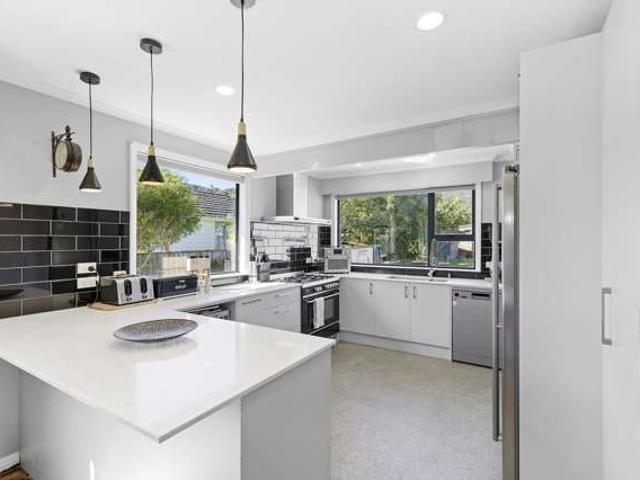 House for sale in Days Bay, Wellington