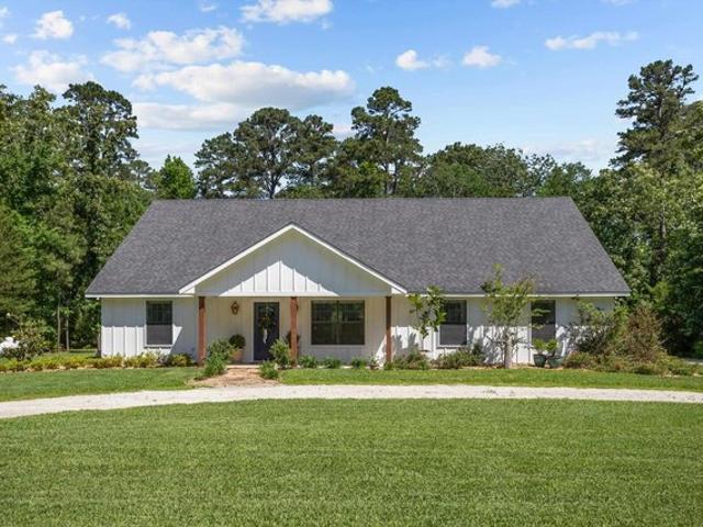 House for sale in Crockett, Texas