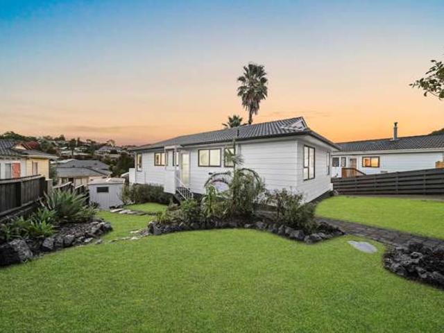 House for sale in Oratia