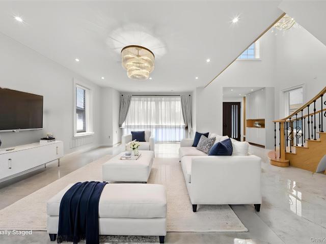 House for sale in Queens, Arverne