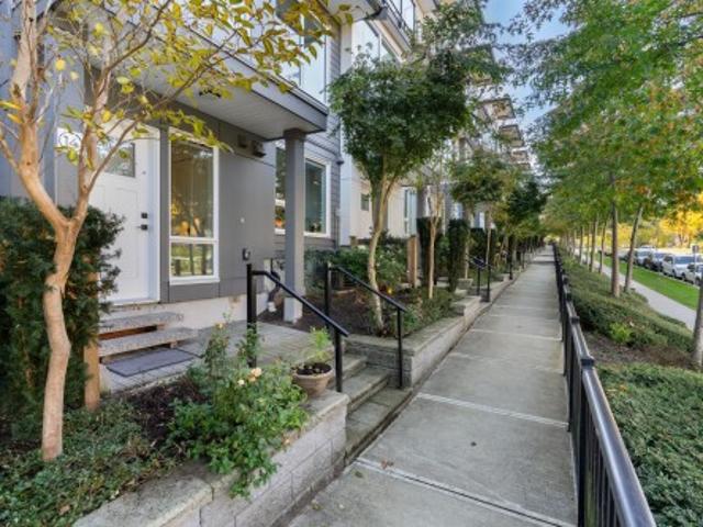 Townhouse for sale in South Surrey, Surrey