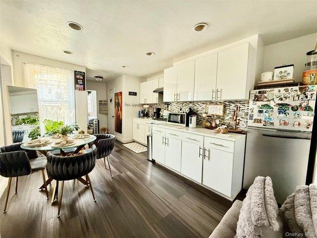 House for sale in Queens, Arverne