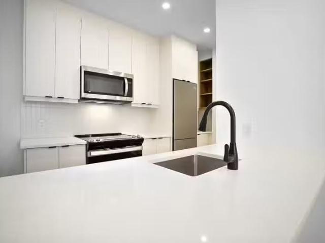 Condo for rent in St. Leonard's, Quebec