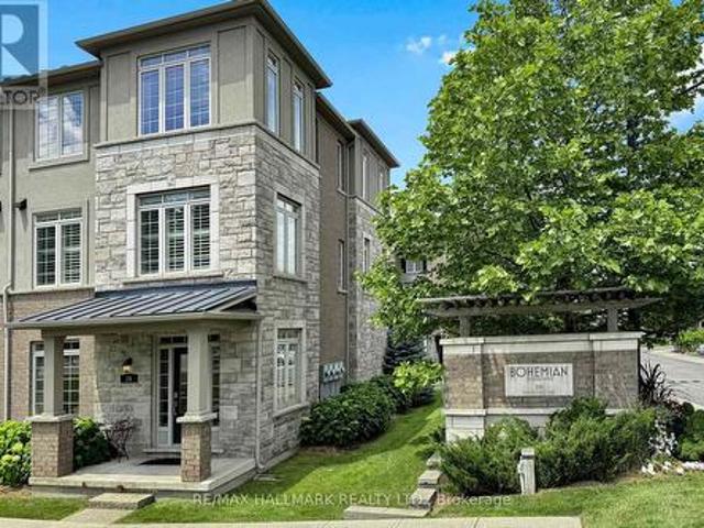 Townhouse for sale in Ancaster, Ontario