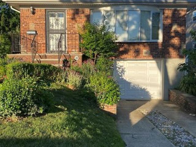 House for sale in Queens, Arverne