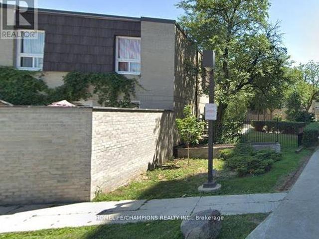 Townhouse for sale in Woburn, Ontario