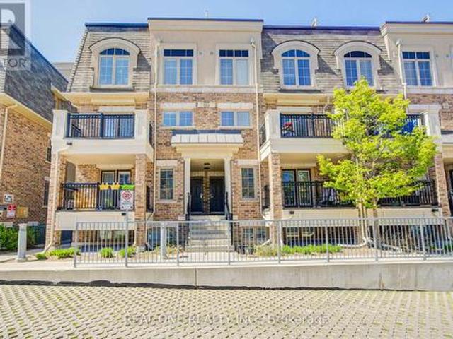 Townhouse for sale in Oakville, Ontario