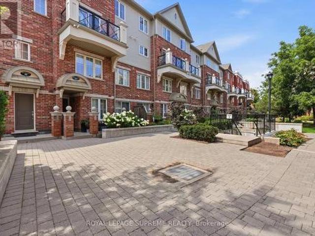 Townhouse for sale in Oakville, Ontario