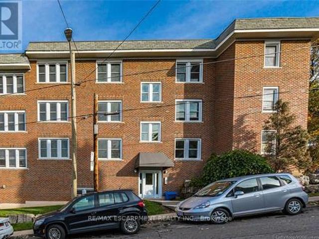 Condo for sale in Ancaster, Ontario