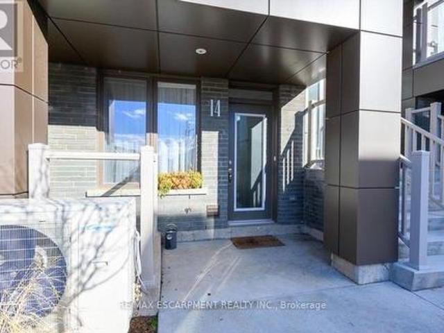 Townhouse for rent in Ancaster, Ontario