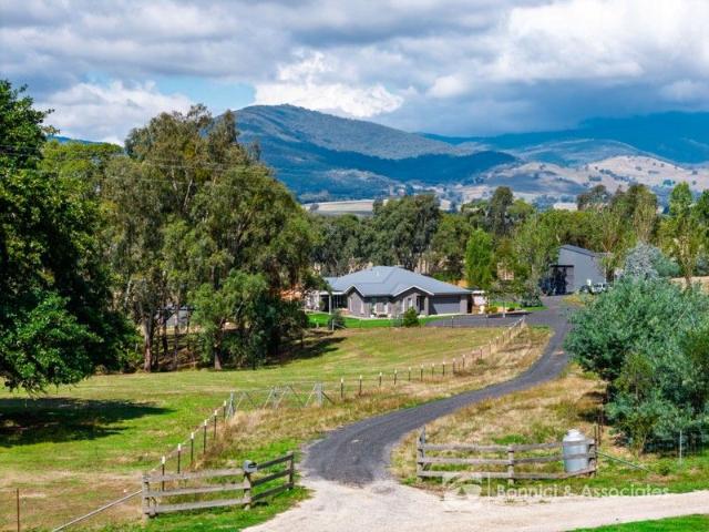 Cottage for sale in Yackandandah, Victoria