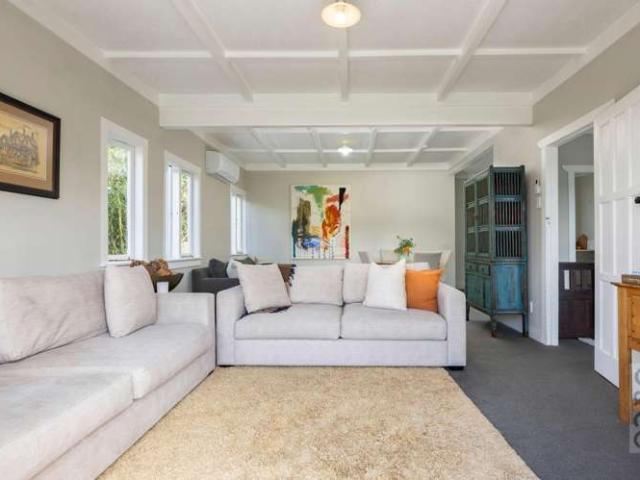 House for sale in Riverhead, Rodney