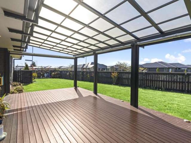House for sale in Chaslands, Canterbury