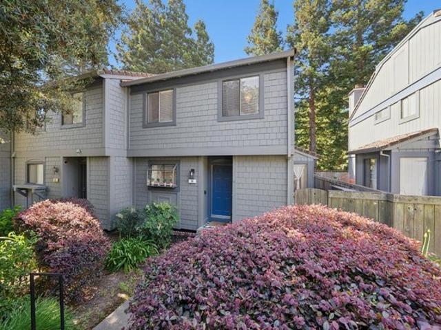Townhouse for sale in Novato, California