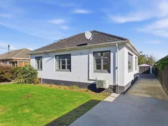 House for sale in Chaslands, Canterbury