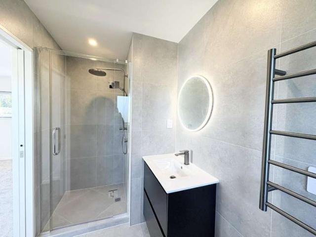 House for rent in Paremoremo