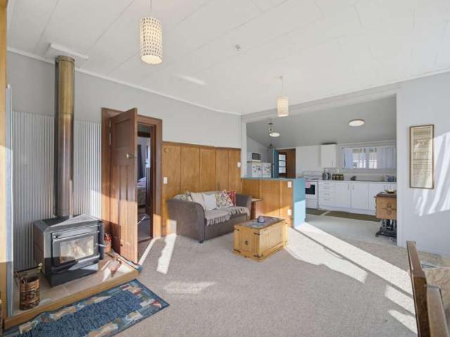 House for sale in Otakou