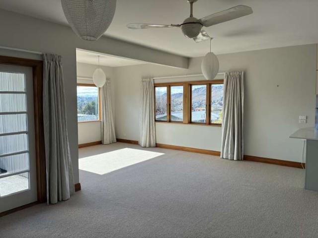 House for rent in Otakou