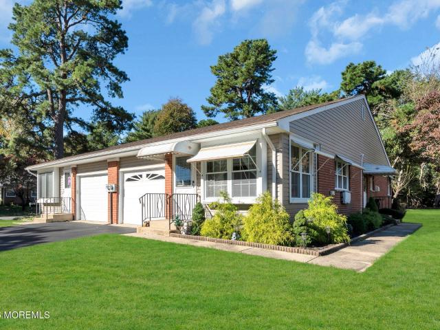 House for sale in Crestwood Village, Manchester Township