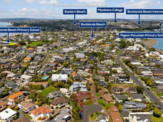 Townhouse for sale in Bucklands Beach, Howick
