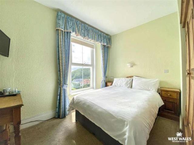 House for sale in Saundersfoot, Wales
