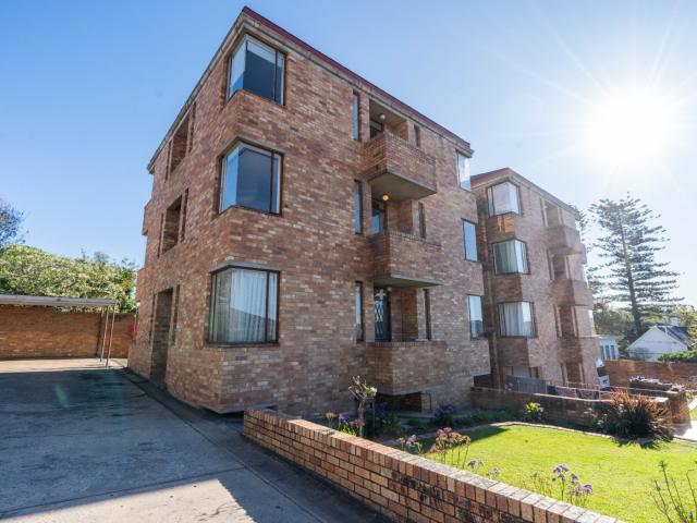Apartment for sale in Makhanda, Makana Local Municipality